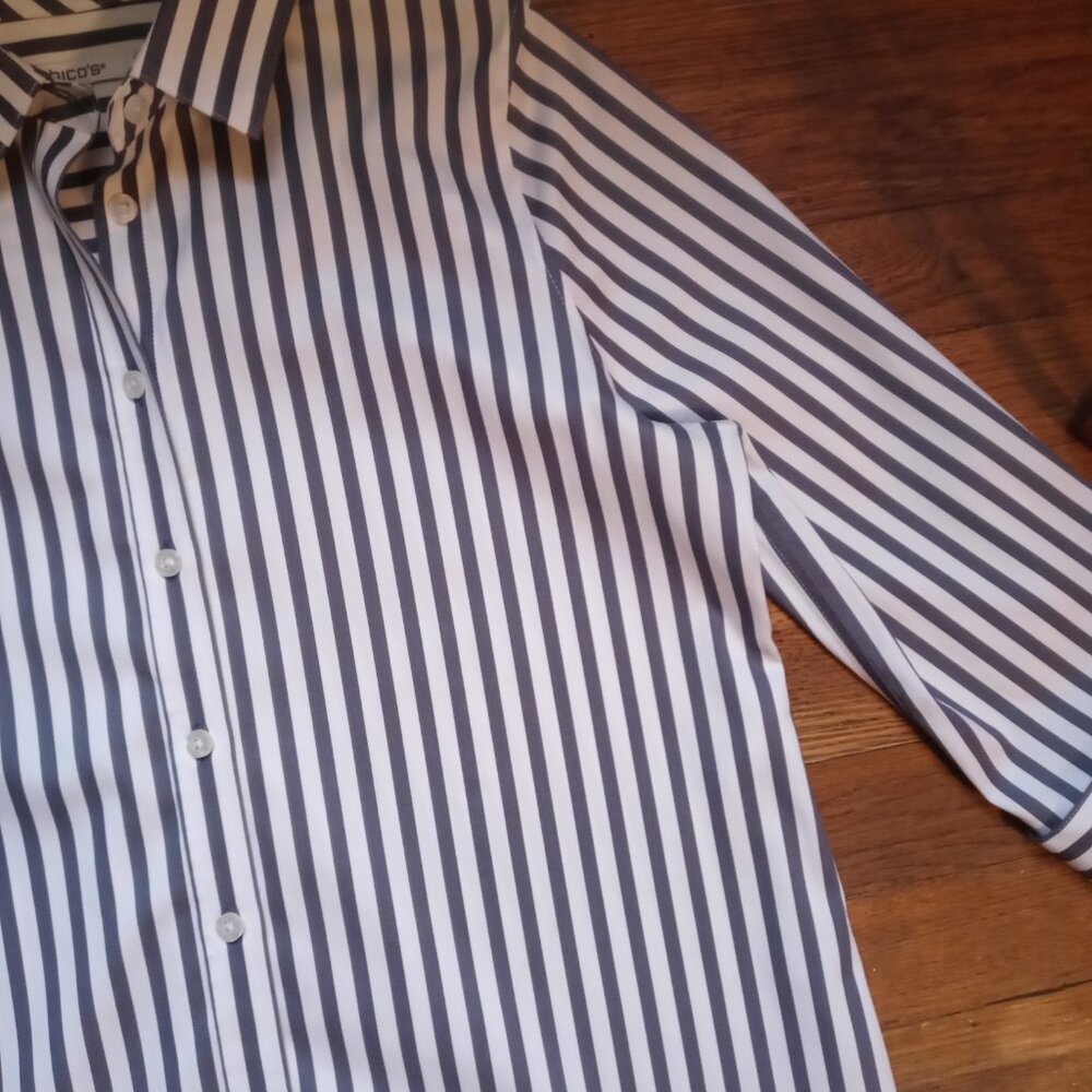 CHICO'S no iron stretch 3/4 sleeve stripe shirt (0/US4) - Picture 9 of 16
